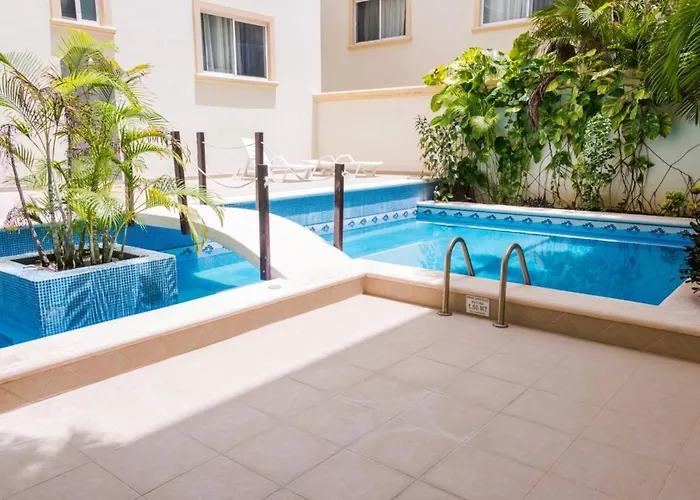 Modern Condo, Just Steps To Mamitas & 5th Playa del Carmen
