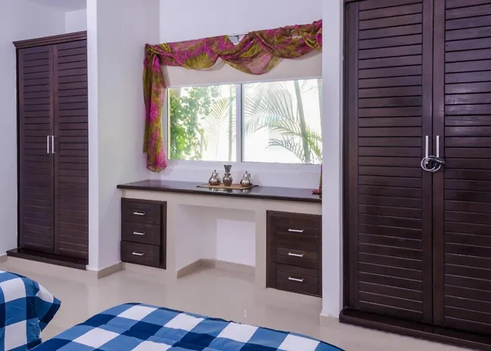 Modern Condo, Just Steps To Mamitas & 5th Apartamento