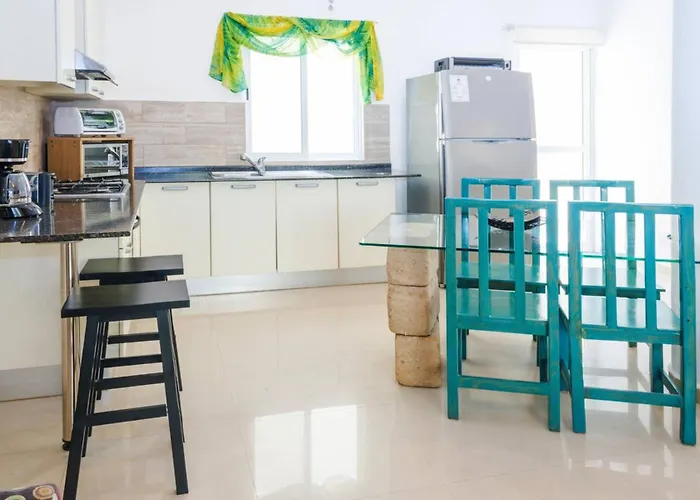 Modern Condo, Just Steps To Mamitas & 5th *