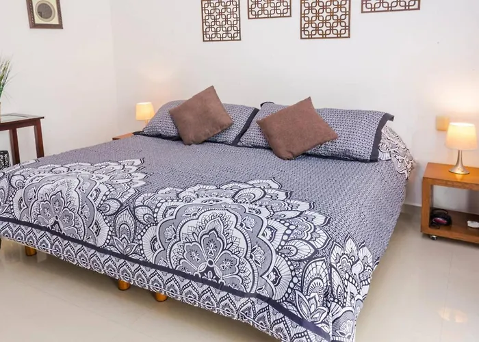 Modern Condo, Just Steps To Mamitas & 5th